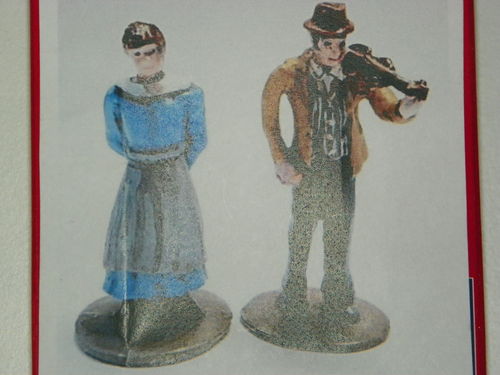 Altstadtmilieu Violinspieler und Frau  45mm